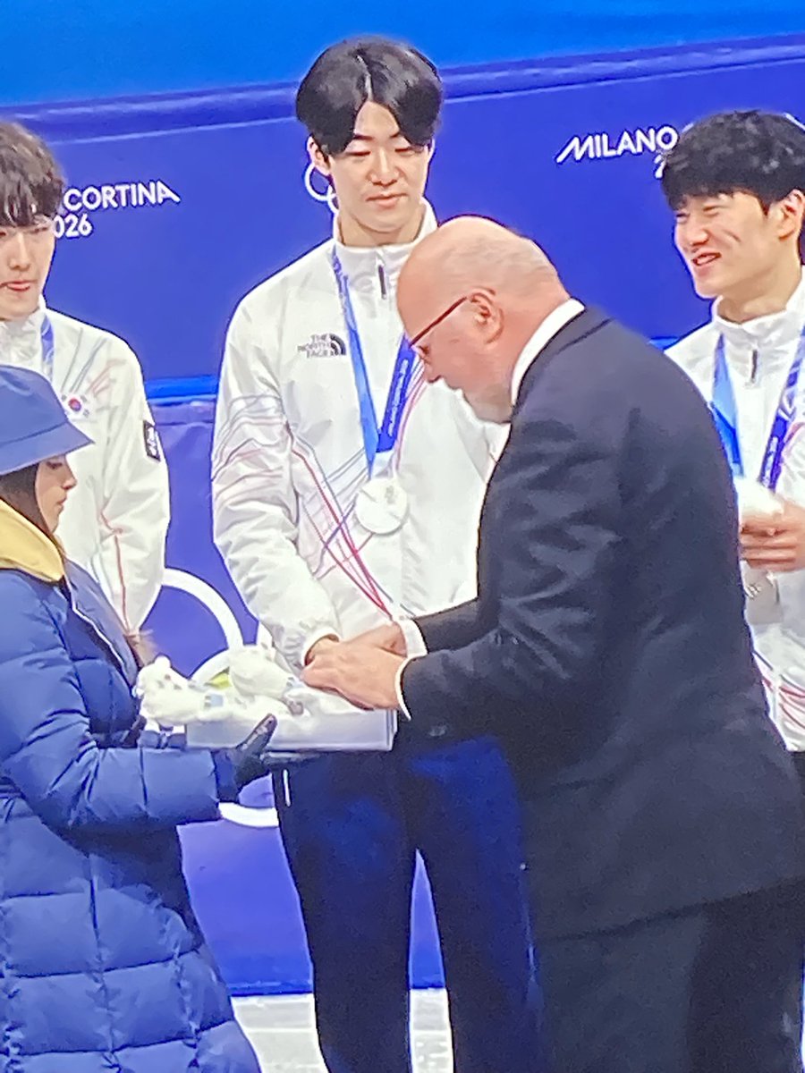 EnkNathalie's tweet image. #shortrack Frans Timmermans ingehuurd?