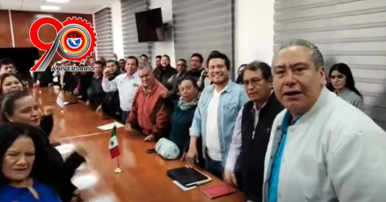 El Pleno de Secretarios Generales de la <a href="/CTMPuebla/">CTM_FTPuebla</a> encabezado por <a href="/leobardosoto/">Leobardo Soto</a> acuerda por unanimidad apoyar a la planilla "única por la unidad" encabezada por <a href="/tereso_medina/">Tereso Medina</a>, en el marco del próximo Congreso Nacional Ordinario de la <a href="/CTM_MX/">CTM Nacional</a>