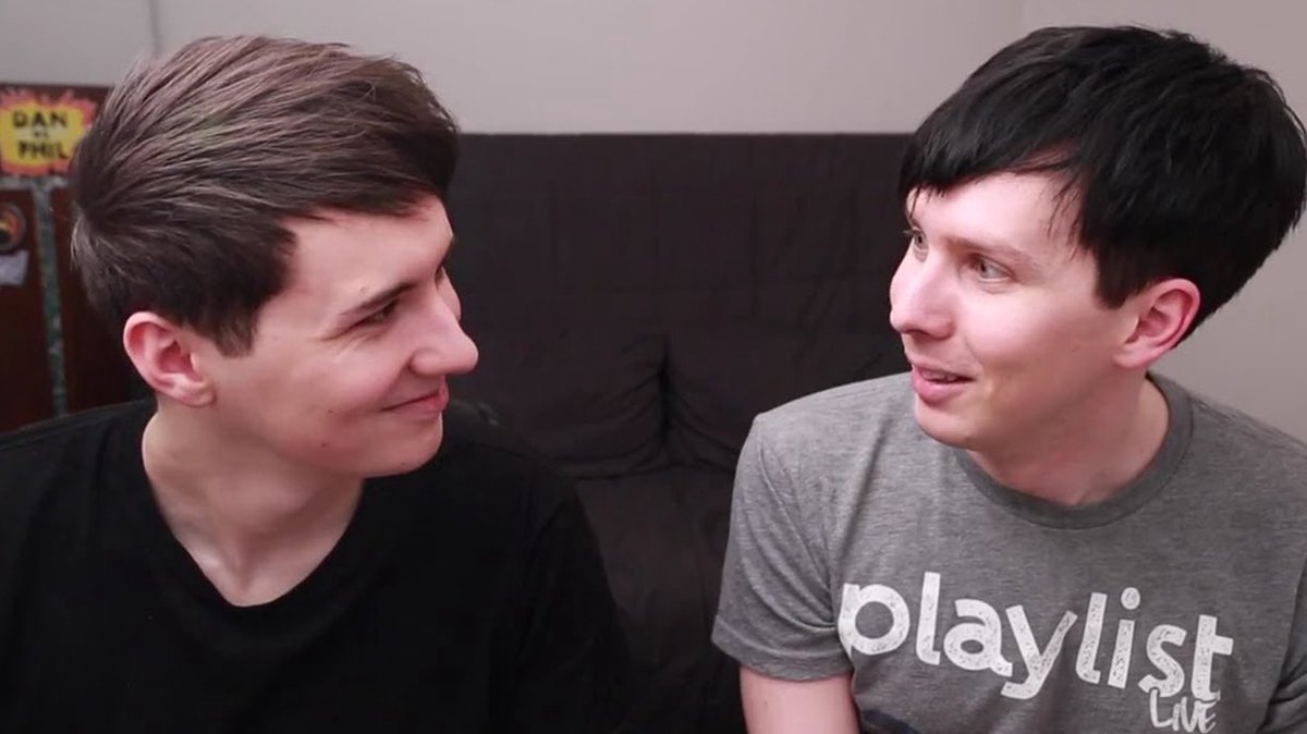 most unconvincing “best friends and roommates only” screenshot ever