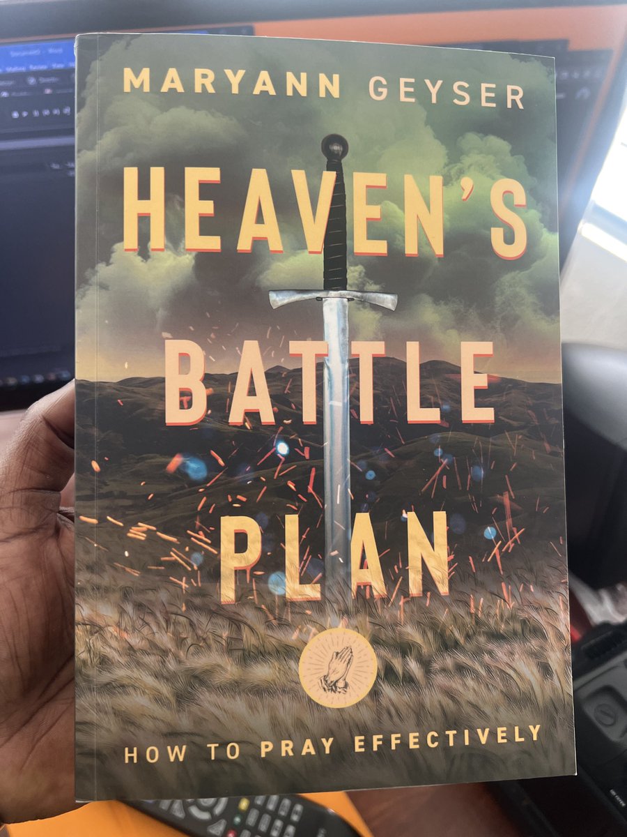 SeraphimChris's tweet photo. Heavens Battle Plan book art. Front, back and spine.

#GraphicDesign #GraphicDesigner #bible https://t.co/djdujDuMxG