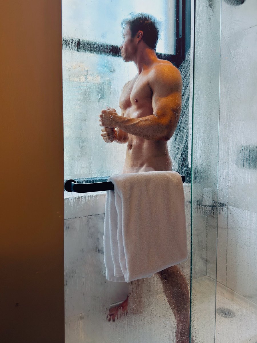 Ashley Parker Angel tweet media