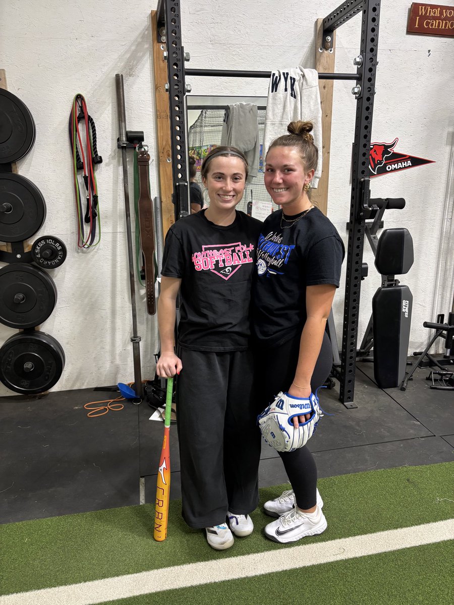 NatZatloukal's tweet photo. Love getting extra workouts in with @halletclark!! Excited to play with @IAGoldProspects this weekend with @PG_Softball in Burlington! https://t.co/6hfrqnRfQb