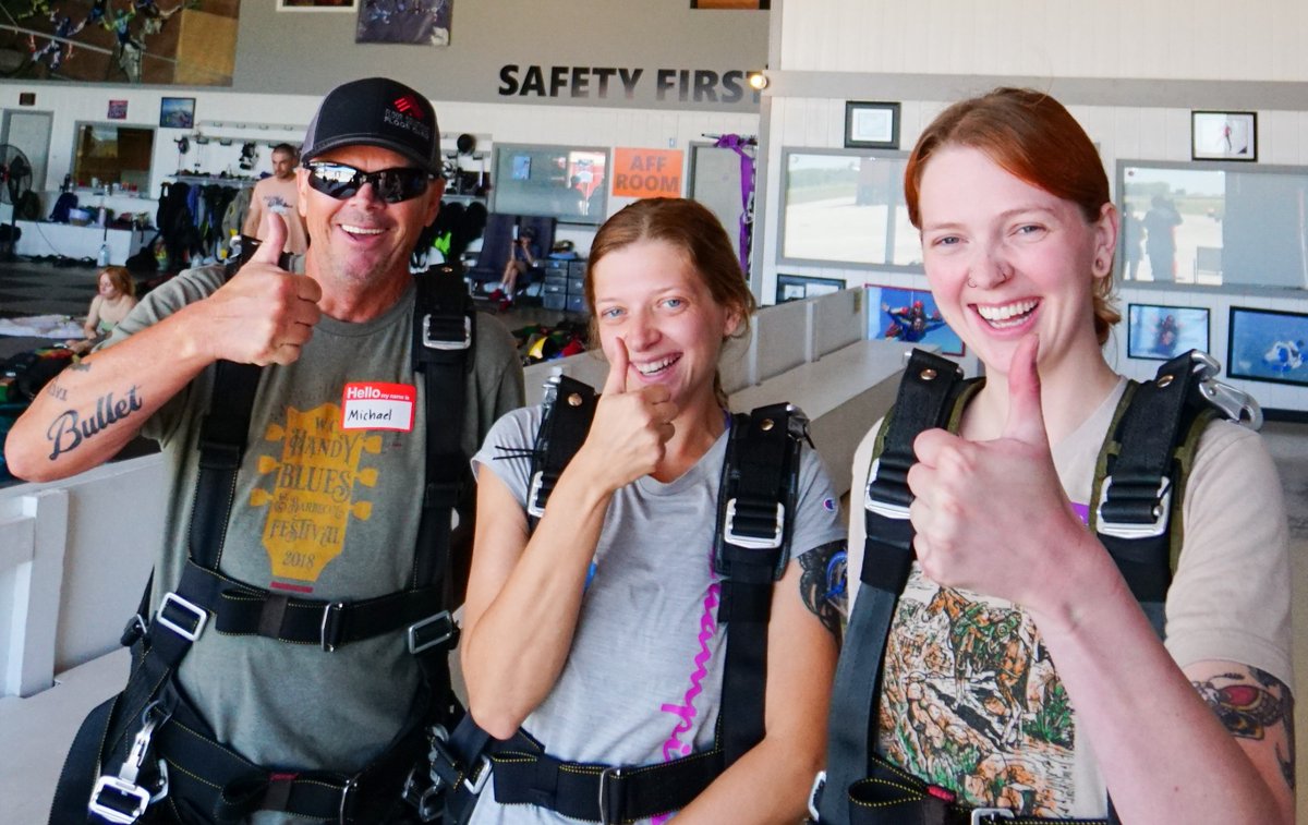 Skydive Indianapolis tweet media