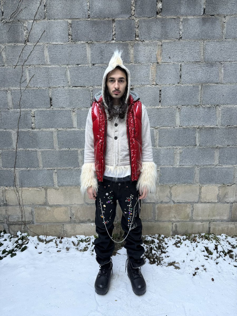 Nun2wear tweet media