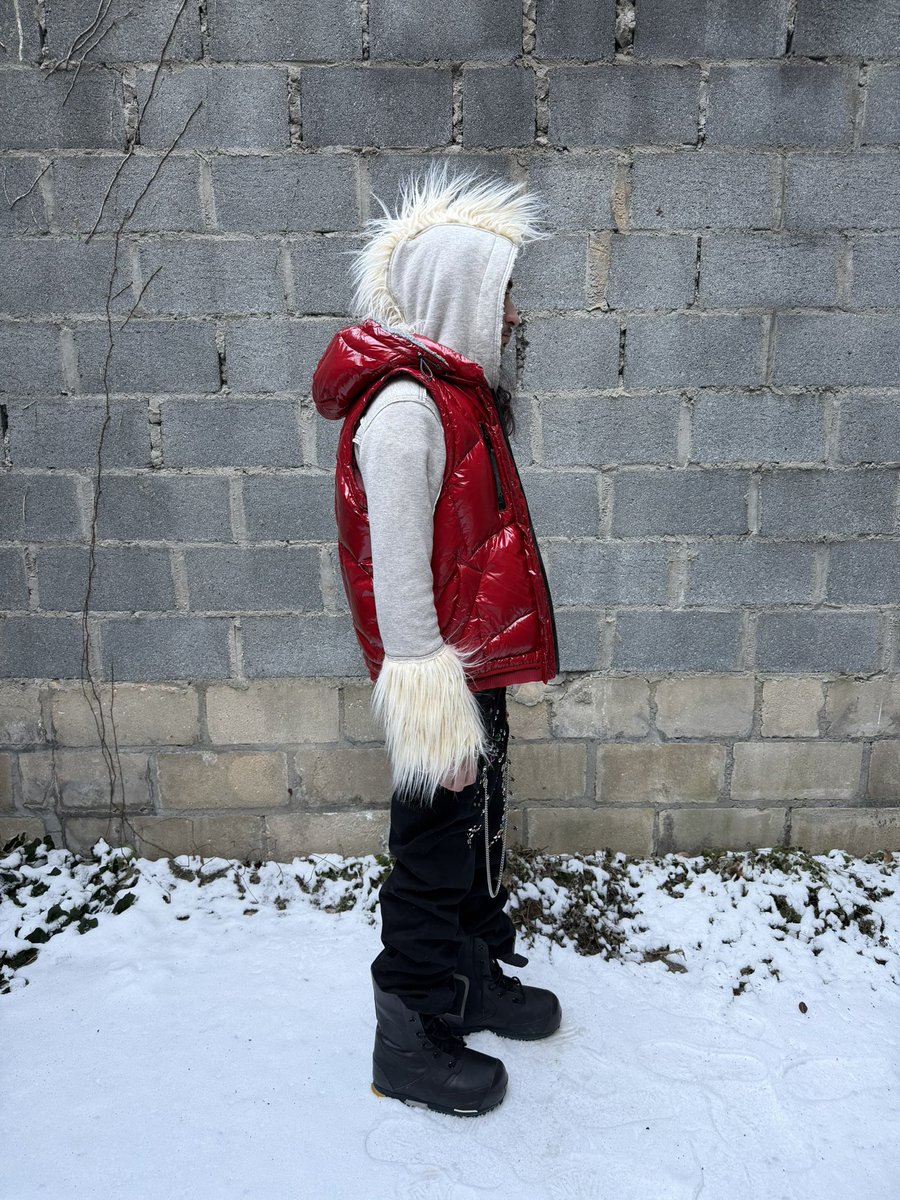 Nun2wear tweet media