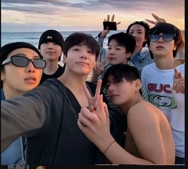 大好きな7人が今日も笑っていますように💜 #WeLoveYouBTS