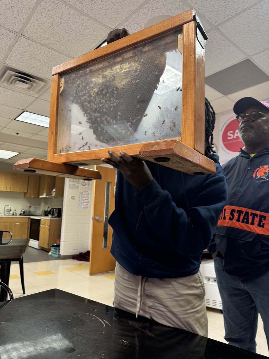 Price Middle School tweet media