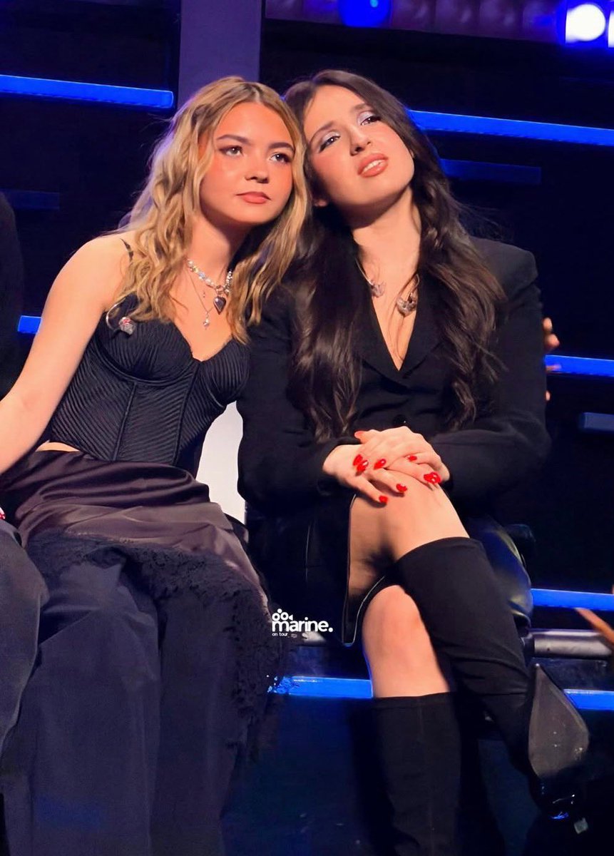 julesmikaga's tweet photo. Melissambre c’est tellement le duo de la saison je veux rien savoir, tout est si pure entre elles #staracademy https://t.co/fTPxJUd6Ht