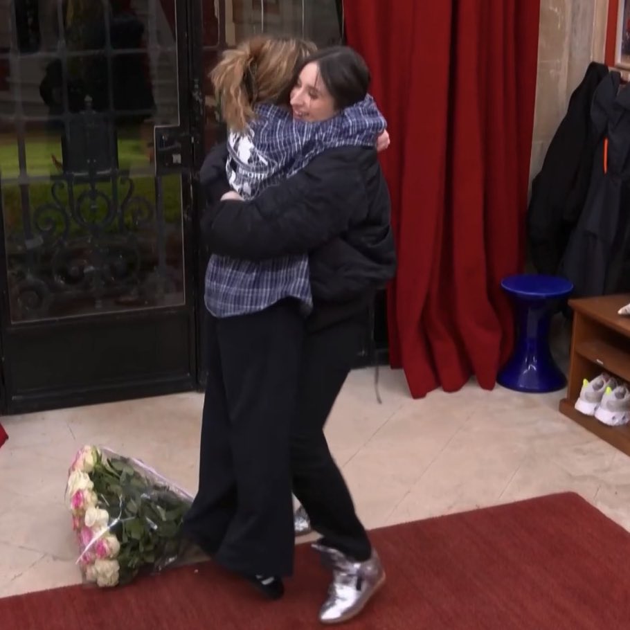 julesmikaga's tweet photo. Melissambre c’est tellement le duo de la saison je veux rien savoir, tout est si pure entre elles #staracademy https://t.co/fTPxJUd6Ht