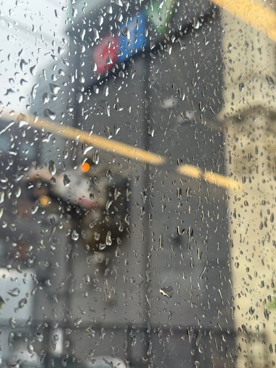 DodoRandy's tweet photo. #BeYourself #TorontoLife #DocumentYourMoment #RainyDaysHaveRomance #Toronto #TorontoDT #LivingInToronto https://t.co/piaTQPf2Ls