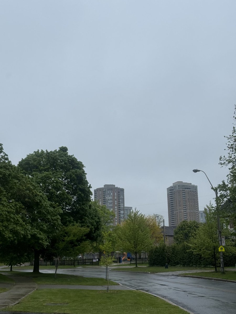 DodoRandy's tweet photo. #BeYourself #TorontoLife #DocumentYourMoment #RainyDaysHaveRomance #Toronto #TorontoDT #LivingInToronto https://t.co/piaTQPf2Ls
