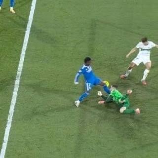 Si te pegan en la cara te jodes.
Si es al revés te pitamos penalty en contra y también te jodes.
Al final siempre nos tocan la cara.
#putaliga #AthleticElche