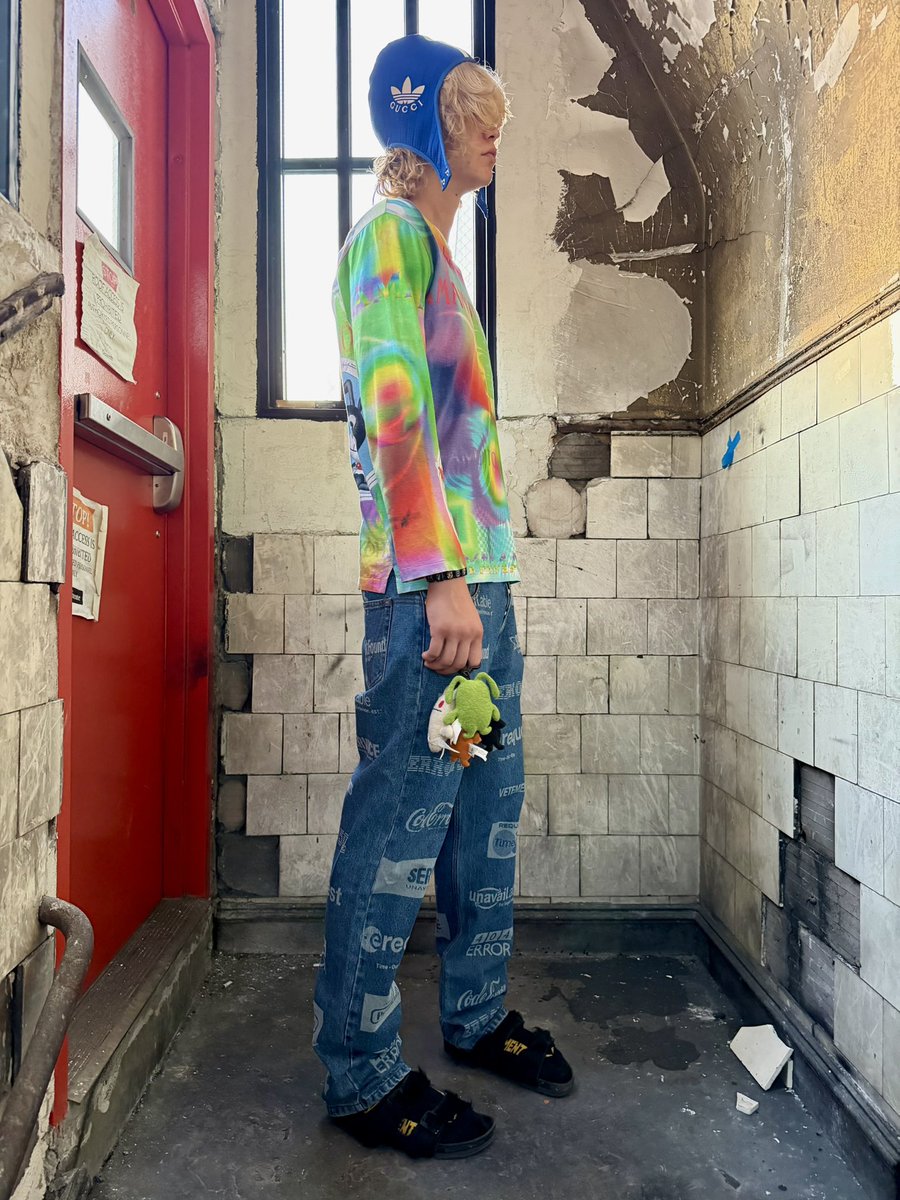 Nun2wear tweet media