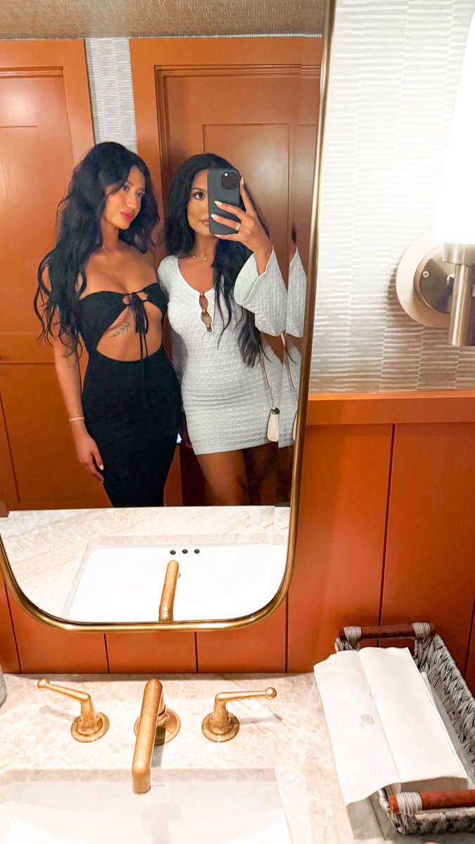 We think u deserve to flush ur head in the toilet