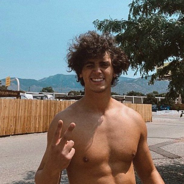 garrettlogan 💭 tweet media