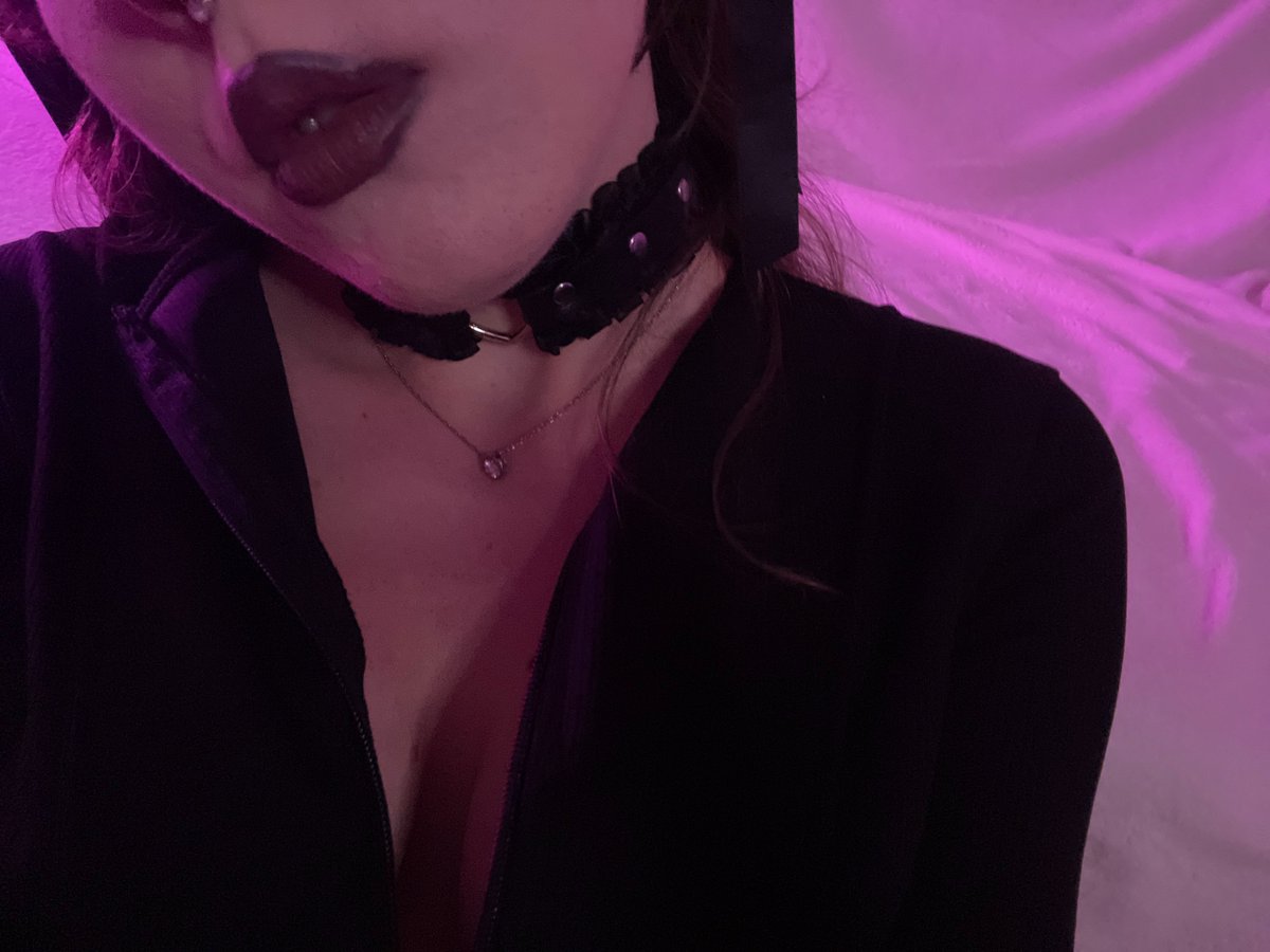 veillun's tweet photo. Quite chaotic energy that I can't turn off 🖤 https://t.co/a4lGtFqbYV