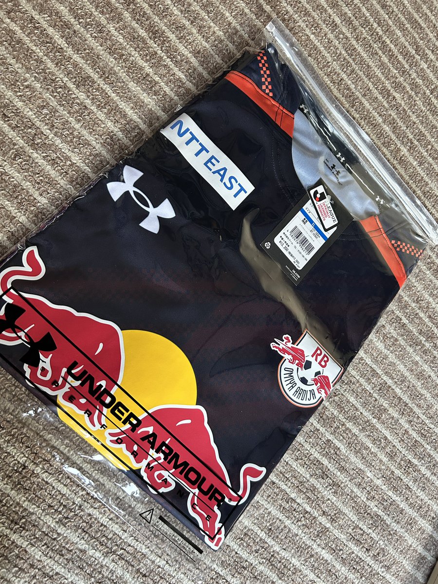 遅ればせながら届いたこれを着る事なく、本日は品川方面でお仕事😩