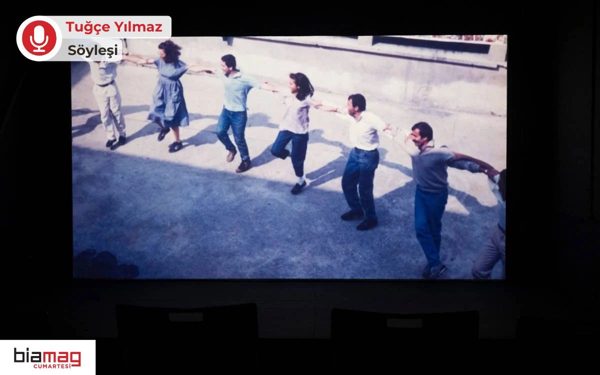 #biamag | Aile hikâyesinden yakın tarihe: Bir bellek çalışması olarak “Kesintisiz” 

✍️️ Tuğçe Yılmaz, Doğa Yirik ile “Kesintisiz” sergisi ve aile hafızasının kişisel yolculuğuyla kesiştiği bellek çalışması hakkında konuştu. 

buff.ly/gN4SB47