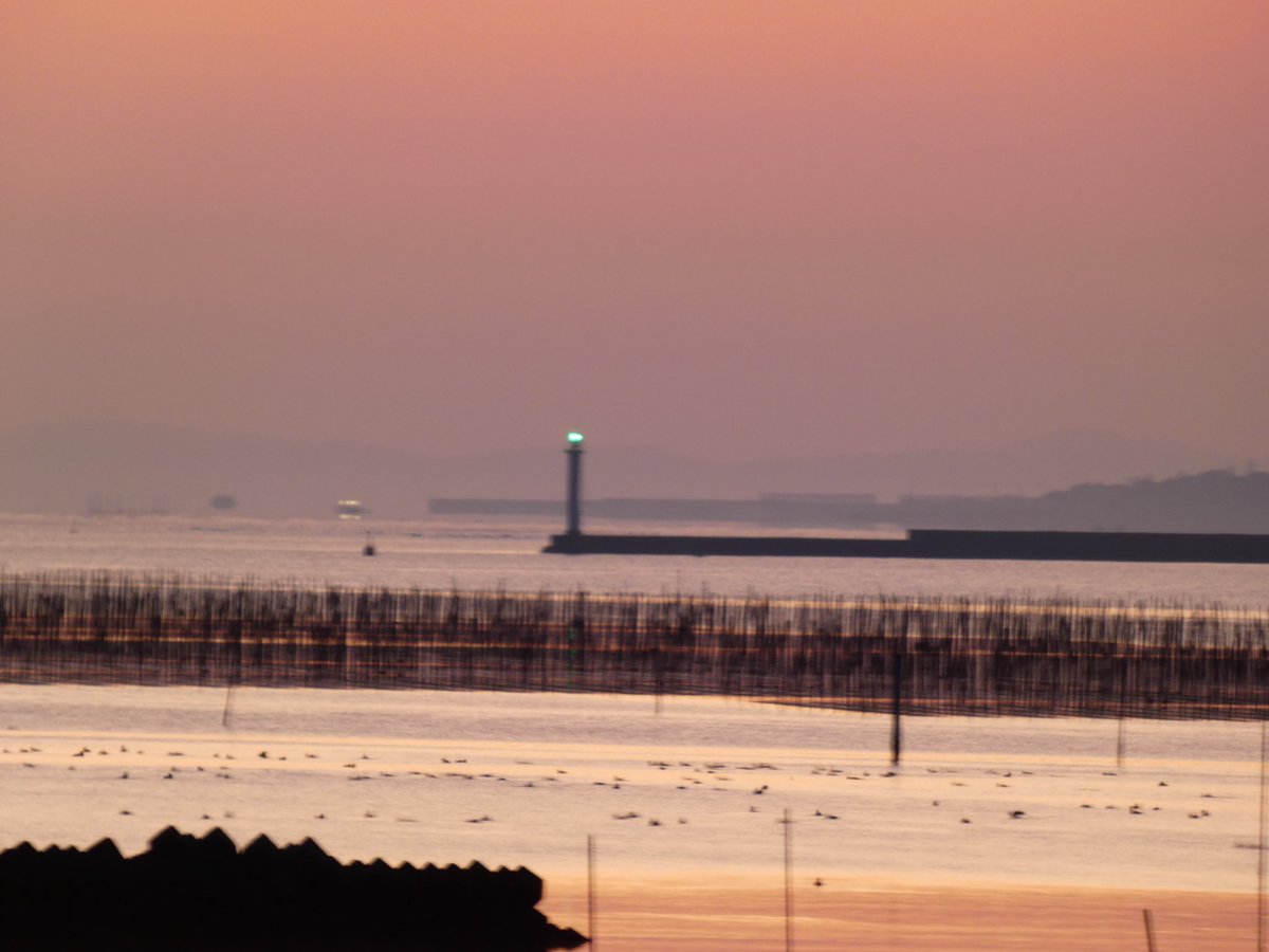 おはようございます。 案の定、放射冷却型上位蜃気楼発生しておりまし