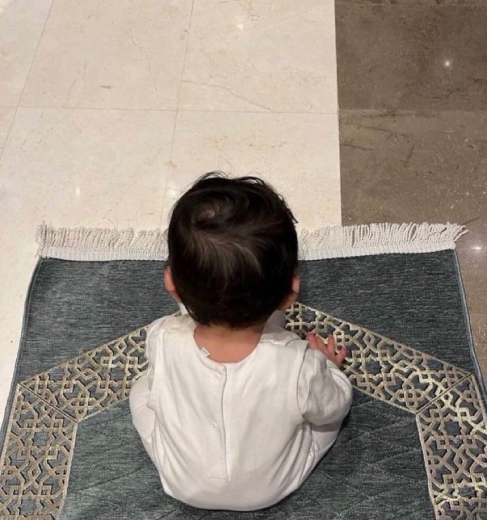 Mttf3l's tweet photo. "رَبَّنا هَب لَنا مِن أَزواجِنا وَذُرِّيّاتِنا قُرَّةَ أَعيُنٍ".♥️ https://t.co/CuykWIRDS3