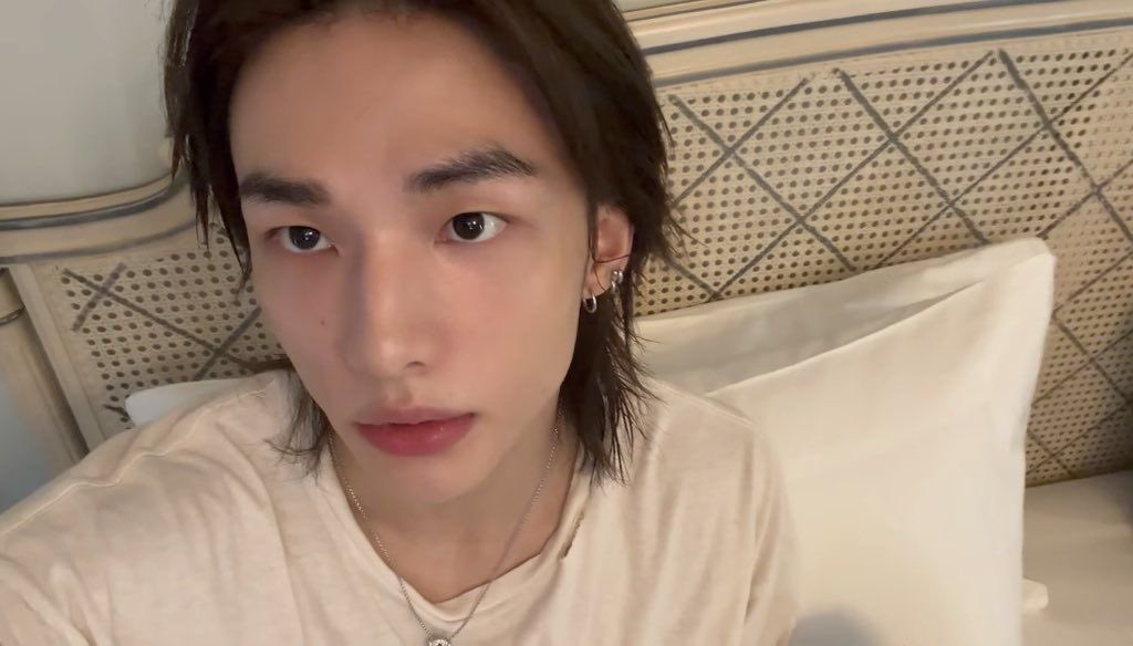 heyouin's tweet photo. ͙͘͡★。°⋆ ༘ #hyuninau ࿔ ⋆✴︎˚⋆ .ᐟ
(time to go obsolete, hyunin)
sorunu çözemiyorsam büyütürüm diyip eski sevgilisine mesaj atan jeongin bu kadar hızlı pişman olacağını tahmin etmemişti https://t.co/7zD7QbNPzn