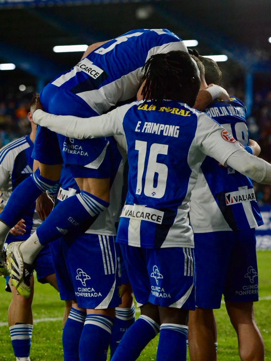GradaBpro's tweet photo. Brutal momento de forma de la @SDP_1922 

19 puntos sumados de 21 posibles, dejan al conjunto 
@MehdiNafti12 a solo 1 punto del playoff.

La @SDP_1922 es actualmente el equipo más en forma de la categoría.

🧤@andrestprieto hace historia en #PrimeraFederación al permanecer 766 minutos sin recibir un gol en contra.