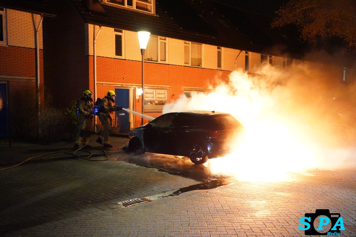 Autobrand aan de Rockanjestraat in Zoetermeer