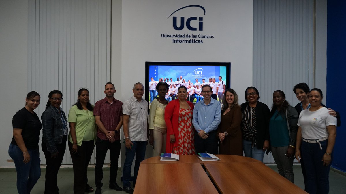 universidad_uci's tweet photo. ✍️ El objetivo principal: la firma de un Convenio de Trabajo con a la Dirección General de Educación de La Lisa, para formalizar el proyecto "https://t.co/A9fzRvCNFa" que inició el pasado lunes como alternativa temporal para los estudios de los piones de la UCI.

#SomosUCI https://t.co/SabkescGRB