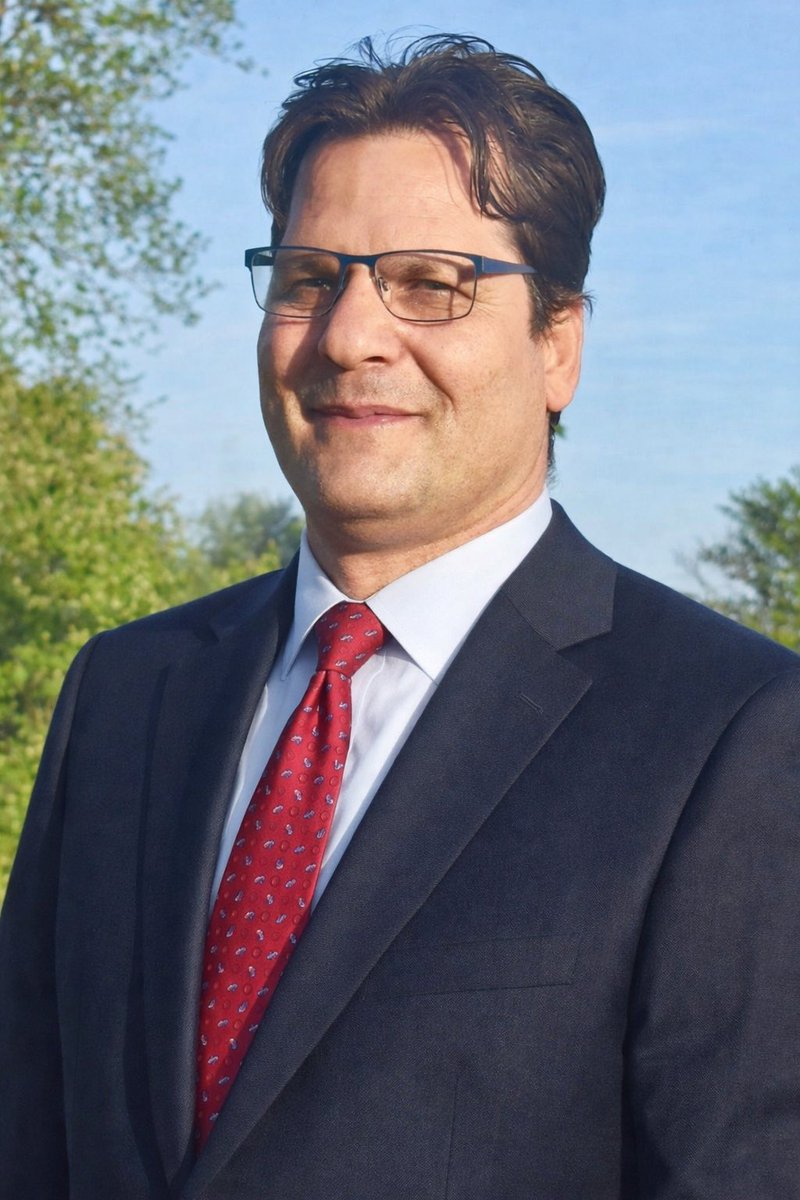 من امروز در برابر مردم خود و در برابر تاریخ سخن می‌گویم و به عنوان یک فرزند این سرزمین مسولیت دارم.

سال‌هاست که سرزمین ما زیر سایهٔ ترس و خشونت گروه تروریستی طالبان و داعش و القاعده رنج می‌برد. 

زنان این وطن از ابتدایی‌ترین حقوق انسانی محروم شده‌اند؛ مادرانی که باید سازندهٔ