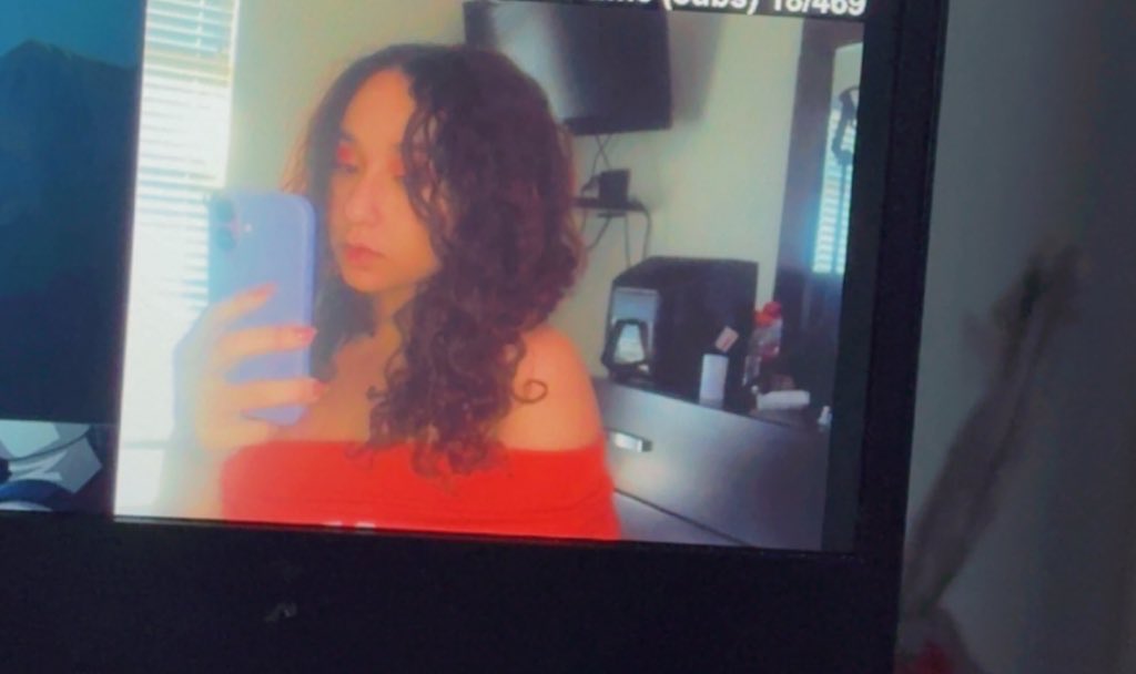 ChaosQueenLizzy👾Twitch Streamer tweet media