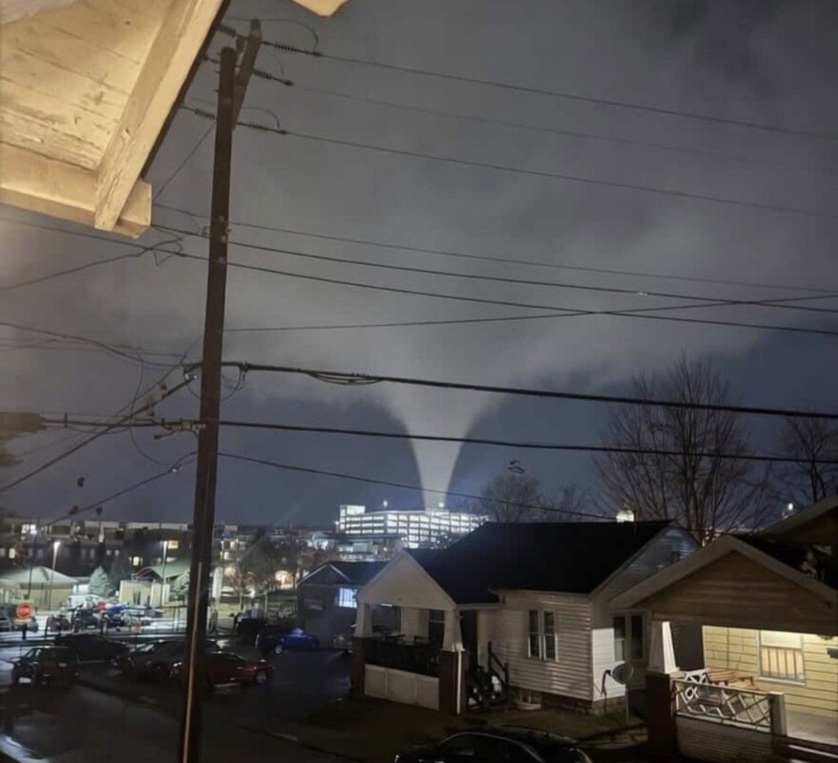 Kendra | IN our NATTY ERA🏆❤️🤍🏈 tweet media