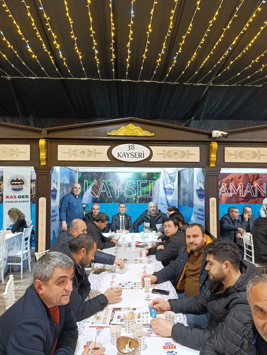 Sleyman63879001's tweet photo. Kayseri Dernekler Federasyonu #KAYFED olarak Ramazan etkinlikleri kapsamında Esenler Dörtyol Meydanı Anadolu sokağında ki standımızda hemşerilerimiz ve misafirlerimizi ağırlıyoruz sizleri de çay ve muhabbete bekliyoruz.. https://t.co/z9yTsCAgIM