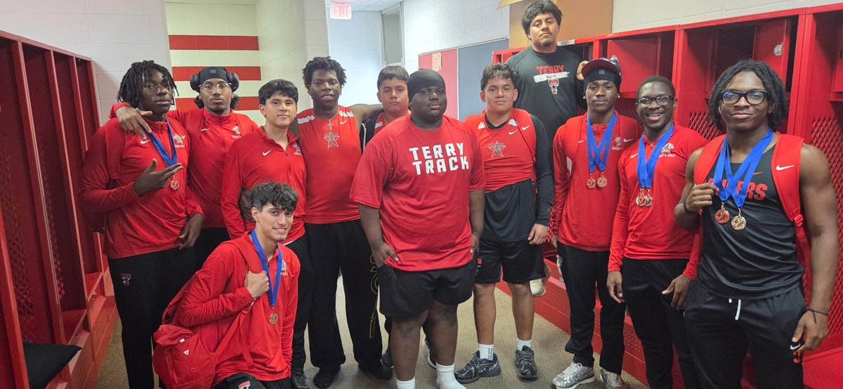 terry_track's tweet photo. Brookshire Relays today! Made some great progress, back to work Monday. #PBOC https://t.co/1XUZ2hxCX4
