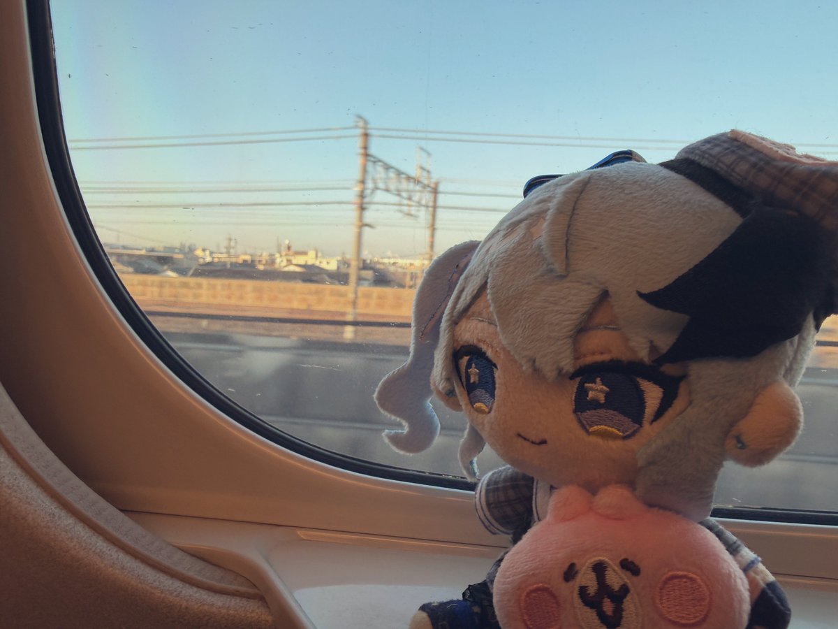 おはようございます☀ 現地に向けて新幹線で移動中！🚅 待ってろすい