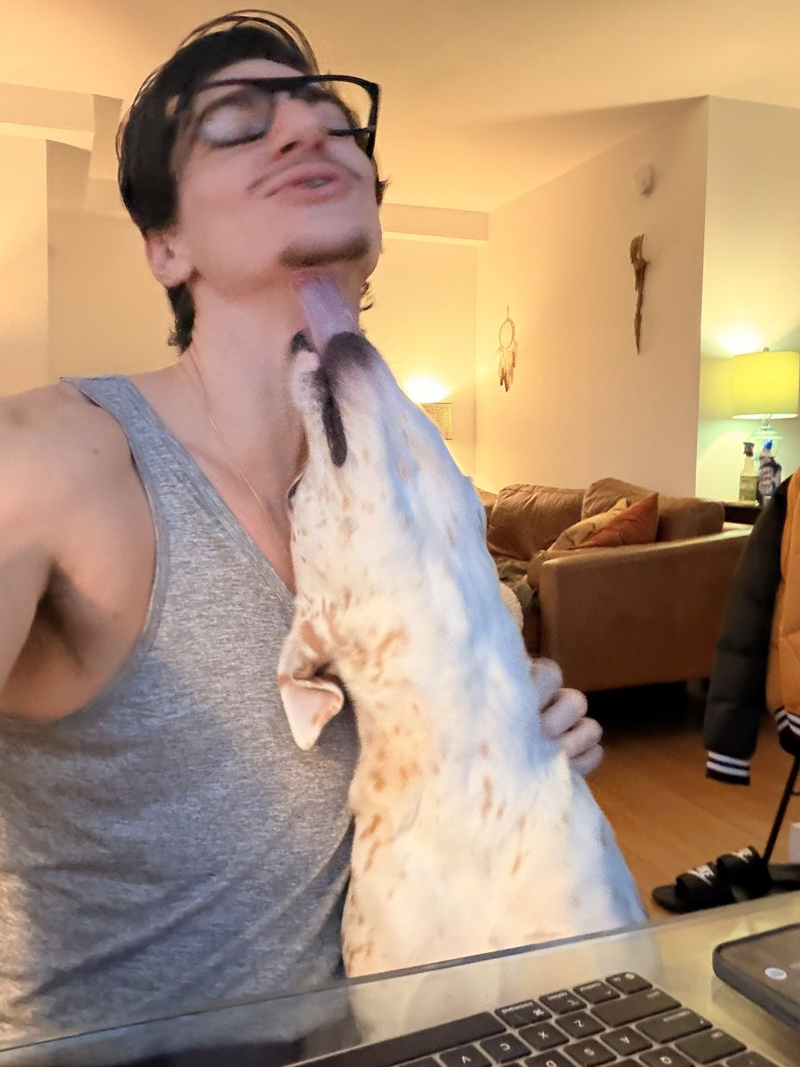 ᴬ ᴵ ᴰ ᴱ ᴺ ᵂ ᴬ ᴿ ᴰ tweet media