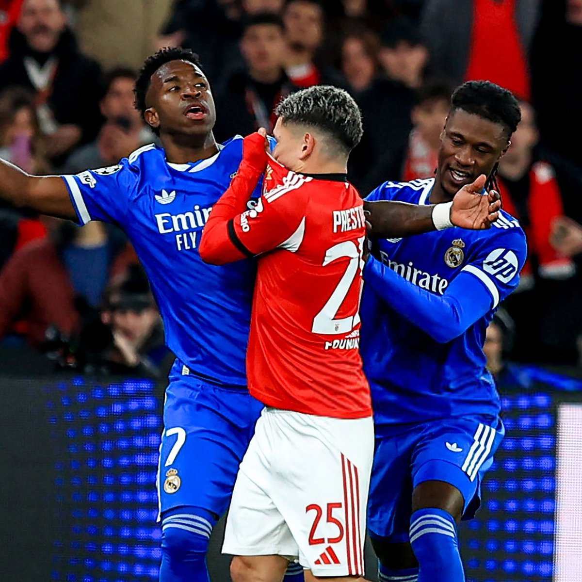 🚨🚨 Gianluca Prestianni 🇦🇷 certifie auprès de l’UEFA 𝗔𝗩𝗢𝗜𝗥 𝗣𝗥𝗢𝗙𝗘́𝗥𝗘́ 𝗨𝗡𝗘 𝗜𝗡𝗦𝗨𝗟𝗧𝗘 𝗛𝗢𝗠𝗢𝗣𝗛𝗢𝗕𝗘 (en Espagnol) à Vinicius 🇧🇷 𝗘𝗧 "𝗣𝗔𝗦 𝗥𝗔𝗖𝗜𝗦𝗧𝗘", dans son témoignage livré à l’instance européenne.

🗞️ <a href="/ESPNFC/">ESPN FC</a>