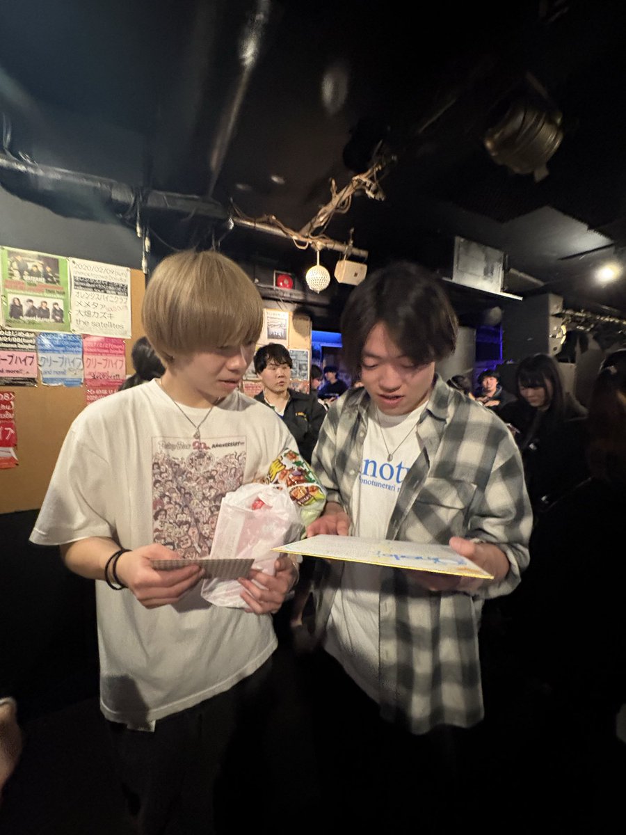 so_am5's tweet photo. 3年ずっと頑張ってくれてありがとう。
3年前インライでわちゃわちゃしてた彼らが、自主企画してあんなに人がたくさんのライブハウスでキラキラしてるなんて想像してなかった。待ったけど待ってる時間もずっと楽しかった。
ほんとにバンド続けてくれてありがとう。
これからも！！ずっとだいすき！ https://t.co/aWgufpbU0T