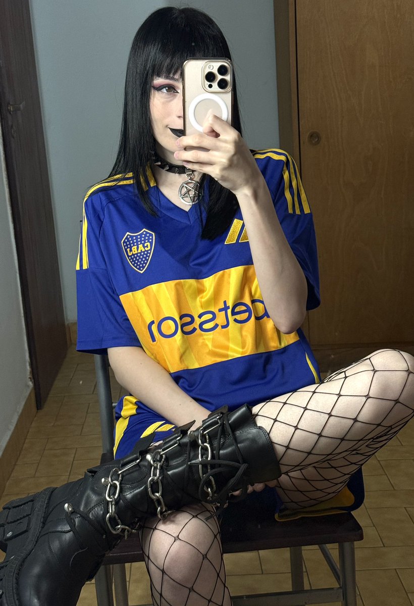 Annie🖤 tweet media