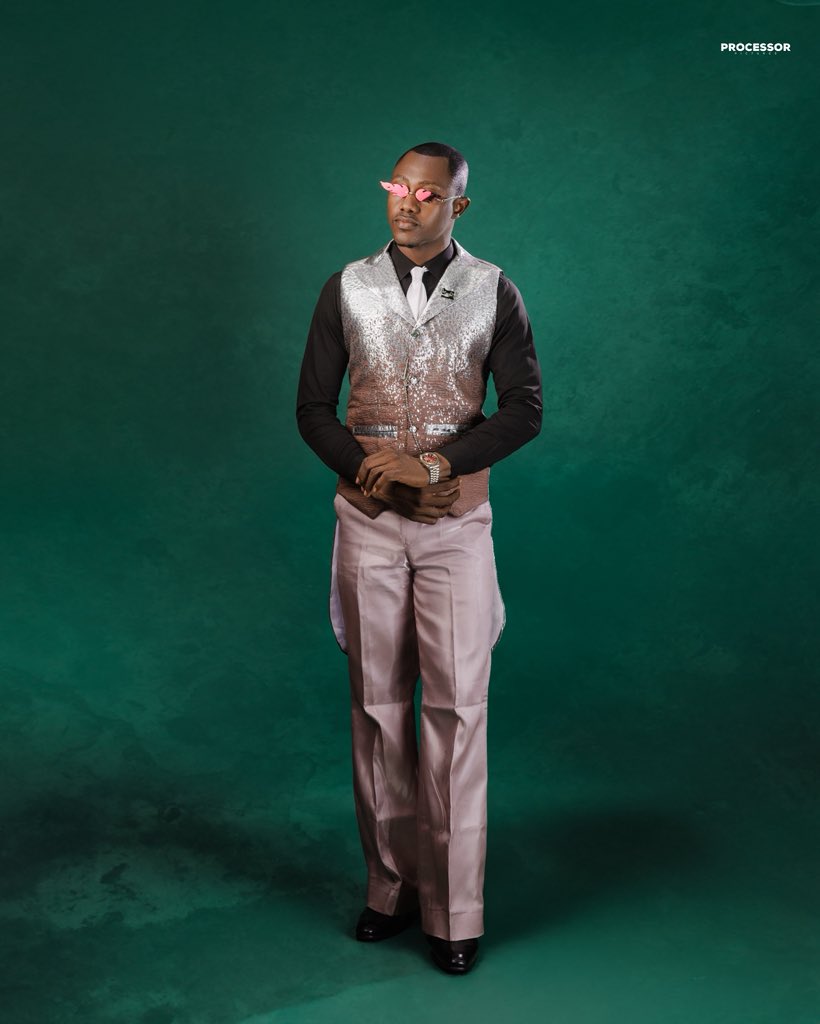 flasciousflash's tweet photo. Less noise ,More style.

#marriagetothegame👕👖
#stylist: Hismajesty Flascious flash
#outfit: Hismasterpiece collections&amp;styling
📸: Francis Processor Pictures
#wayflashstyleupackstyle https://t.co/weIp64afyG