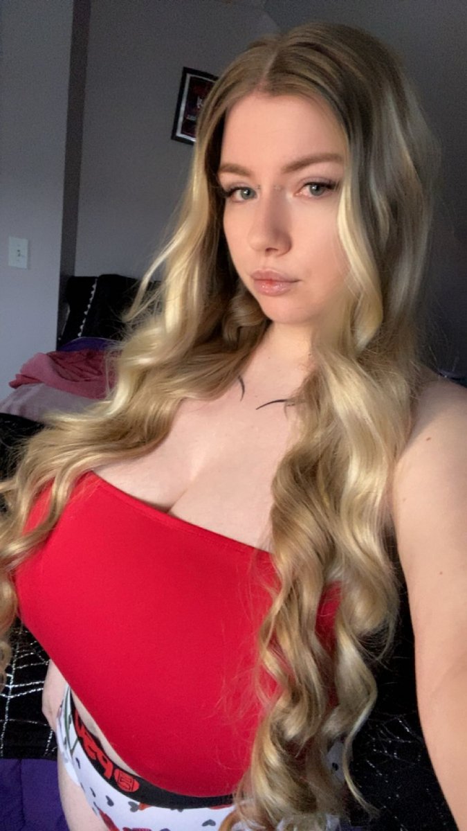 ValarieVain's tweet photo. Customs are open! send me a message here or join my OF for a faster response 😘 

Custom * Blonde * NSFW * content * adult * Feet * big boobs * Princess * Goddess https://t.co/FXhFrmK13X