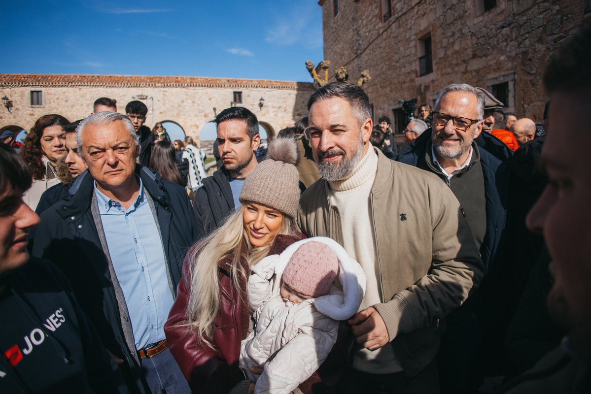 Junto a Carlos Pollán y Ortega Lara en LERMA (Burgos) para la declaración a medios de comunicación. Cariñosa acogida de los vecinos. ¡Gracias por vuestro respaldo!