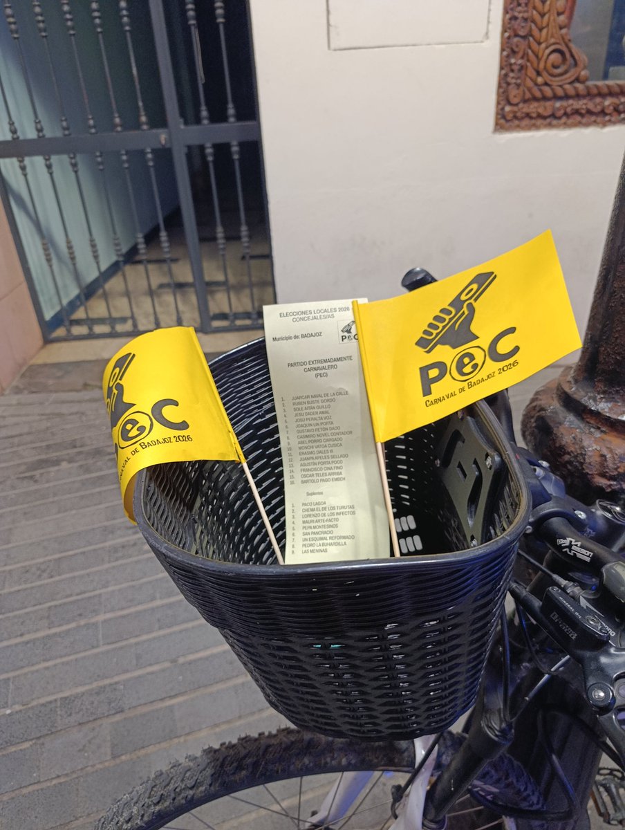 PajarilloLibre's tweet photo. Están por todas partes 😱 ¡Vota a PEC?
Carnaval de Badajoz https://t.co/1vMw9yl3Fz