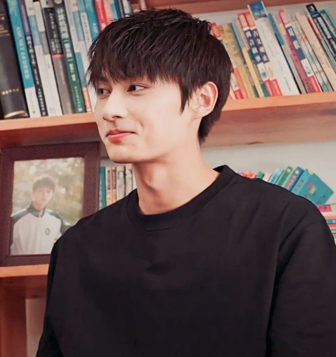 yeah there’s this drama called exclusive fairytale which has a really beautiful cdrama actor