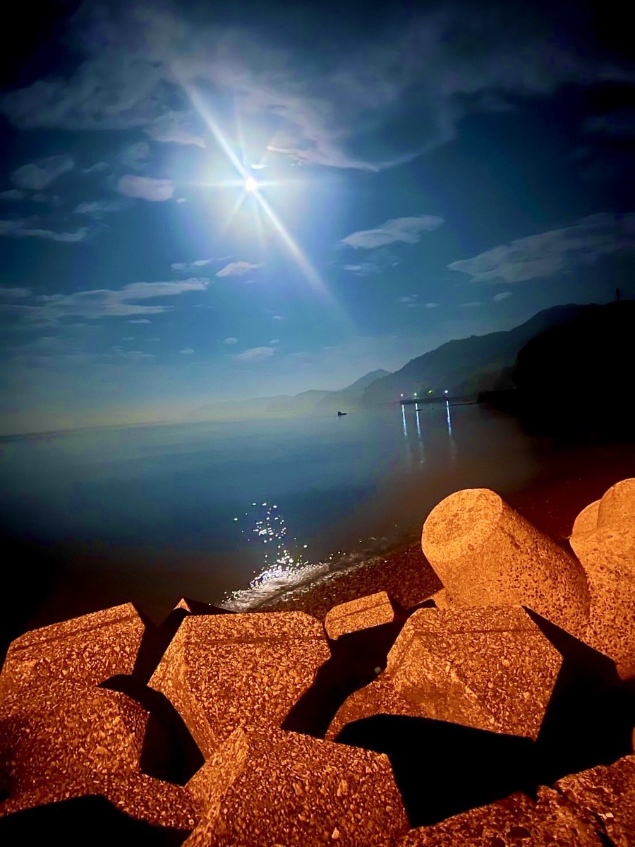 有限会社幸福堂に関しまして
会社所在地はあくまでも養殖場としての生産の現場となっております。

24時間、人は居るように体制は整えていますが売店のような物もなく、直接の車海老の買い付けなども不可となります。