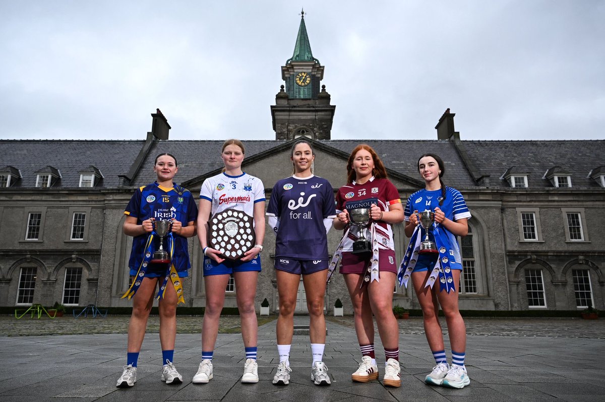 deisecamogie's tweet image. 🏑Another huge weekend of action in the Eir U16 All-Ireland Championships
Yesterday the launch of the #EIR  U16 All Ireland Championship took place. Best of luck to Sophie and all the U16A camogie team 🤍💙 
Supermac's
#dungarvantransport #Concast
#eirU16AllIrelandchampionship