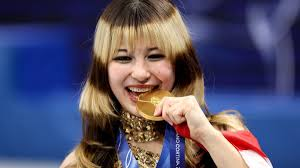 scottbudman's tweet photo. Two Oakland legends:
@fentonscreamery says it will give #Olympic gold medal winner Alysa Liu free ice cream for the rest of her life. https://t.co/ls5vukHryS