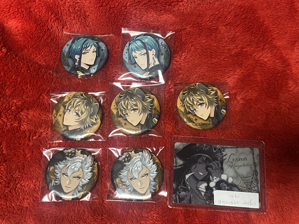 tokotoko_hachi's tweet photo. ツイステッドワンダーランド ツイステ 交換 ブレイジングジュエル ブレジュ 缶バッジ

譲)
フロイド、ジェイド、ラギー、ジャック

求)
レオナ

平日都内手渡し、郵送可 https://t.co/a41qHJKHpW
