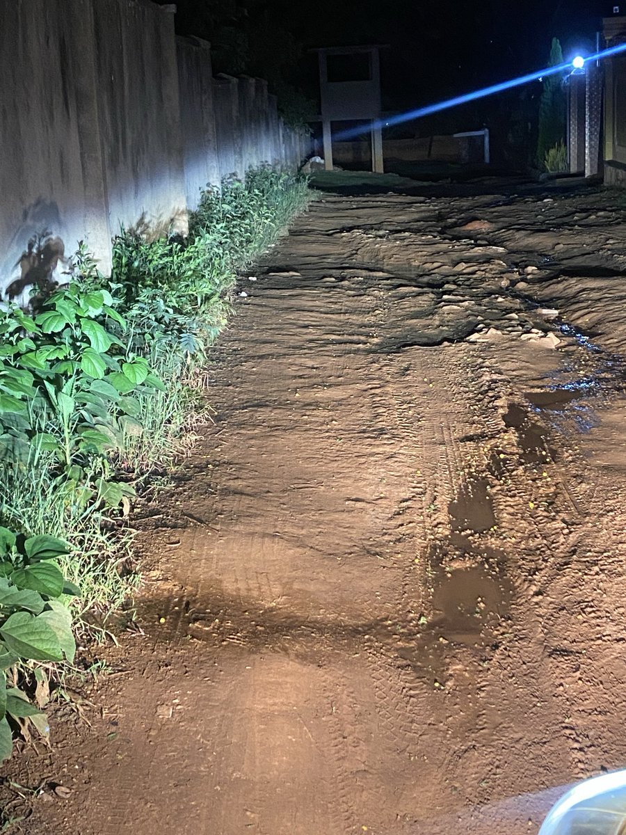 iamthatguy224's tweet photo. @wasac_rwanda Not sure what’s going on but looks like water is leaking, this cant be a water source. (Location:behind Museum in kanombe) https://t.co/LlPIxlqqEf