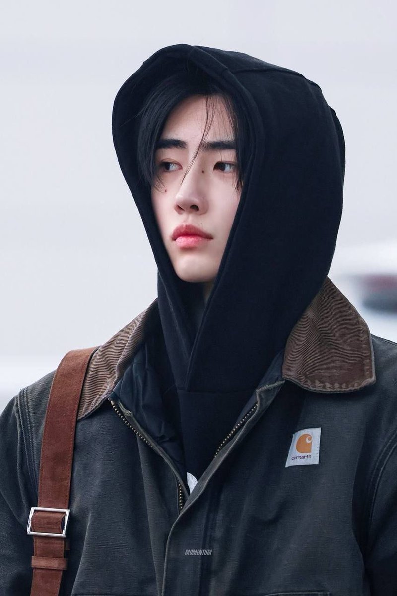 unleashwon's tweet photo. his moles are the prettiest things ever https://t.co/7Dn285kXdJ