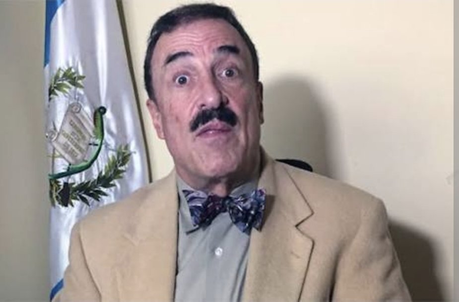 Interiano1Saul's tweet photo. Viejo revolucionario    Viejo mierda https://t.co/NHaEc5dfyd